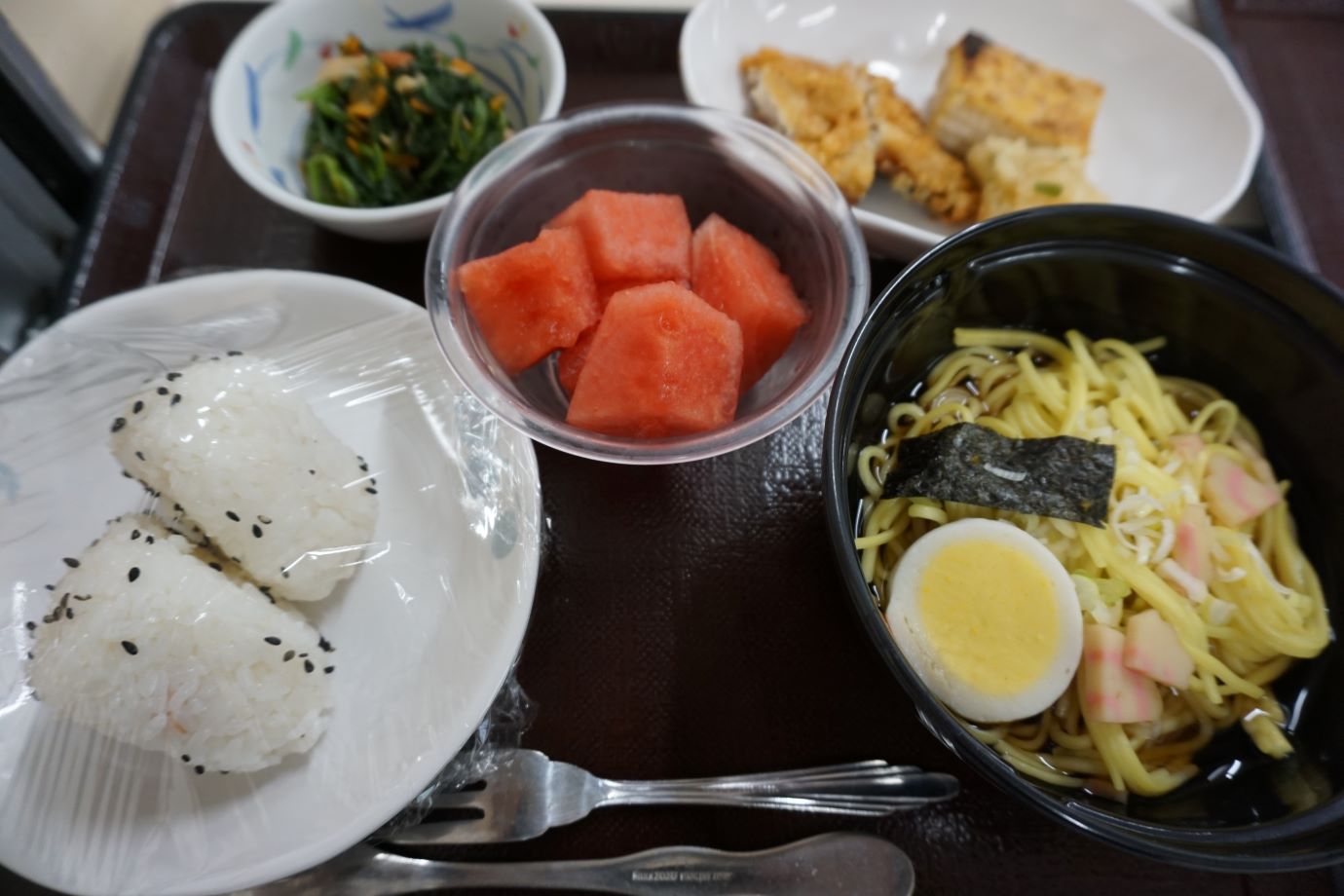 食事は手造りで地元の食材をなるべく使用します